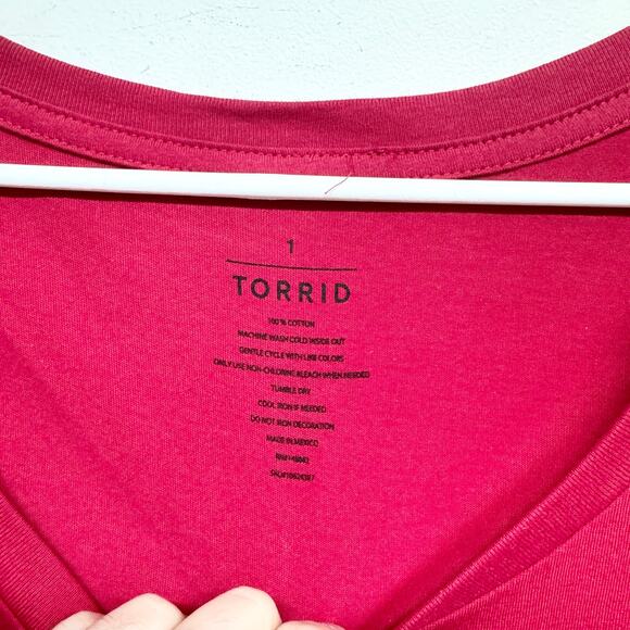 Torrid Women Red "No Selfie Control" Short Sleeve T Shirt 1/1X NWT - Picture 3 of 4